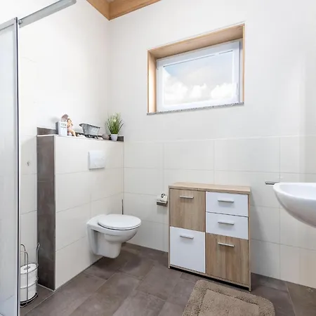 Vakantiehuis Moderne Am Kronenburger *